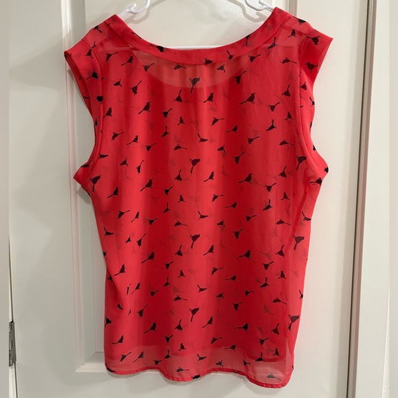 Pleione Red Sleeveless Blouse with Bird Pattern - Picture 3 of 3